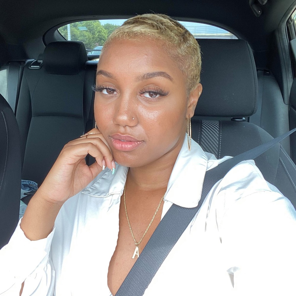 Meet your Posher, Aisha